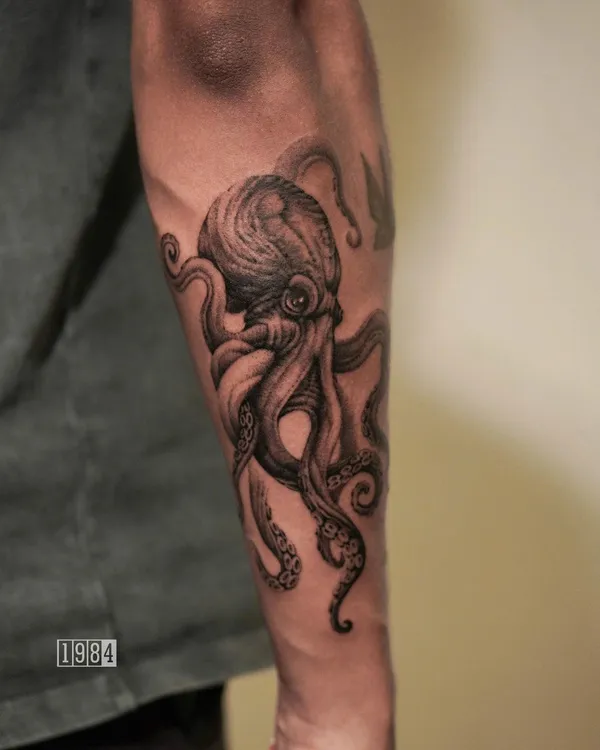 1984 studio - Realistic - Octopus - Forearrm