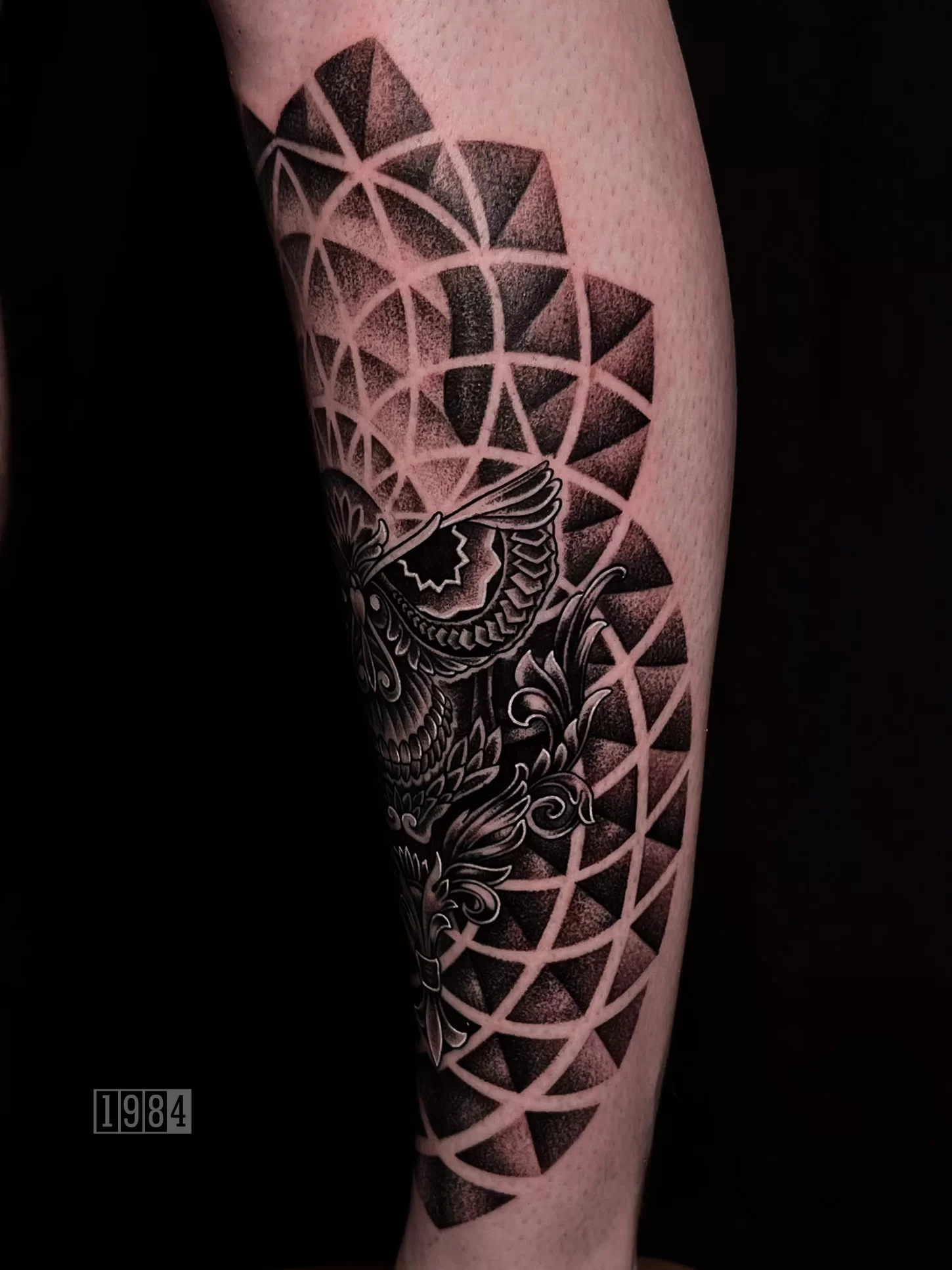 Blackwork - Mandala - Leg