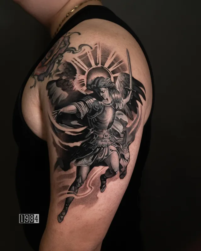 1984 studio - Blackwork - Archangel Michael statue - Triceps