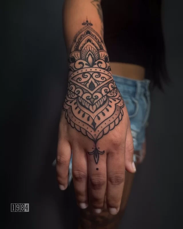 1984 Studio - Blackwork - Mandala - Hand