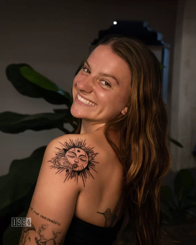 Blackwork - Sun - Shouder (1)