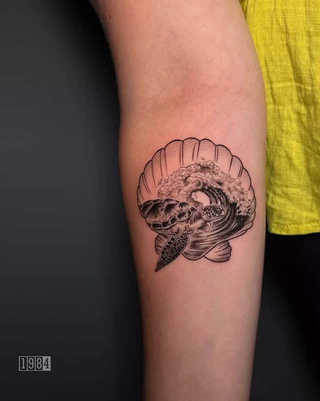 Blackwork - Turtle - Arm