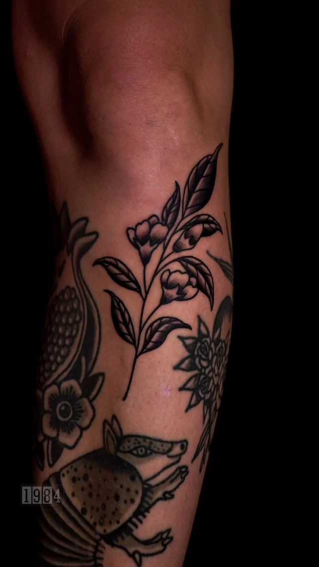 1984 Studio - Old school - Flower - Arm
