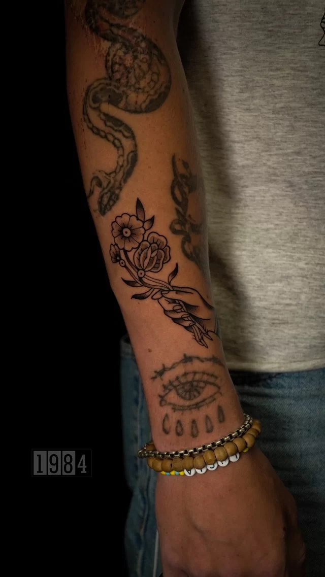 1984 Studio - Old school - Flower - Arm