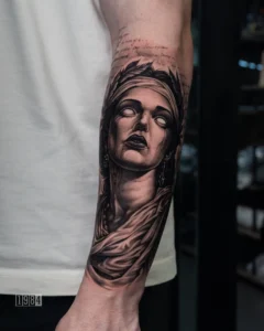 1984 Studio - Realistic - AKing -Arm