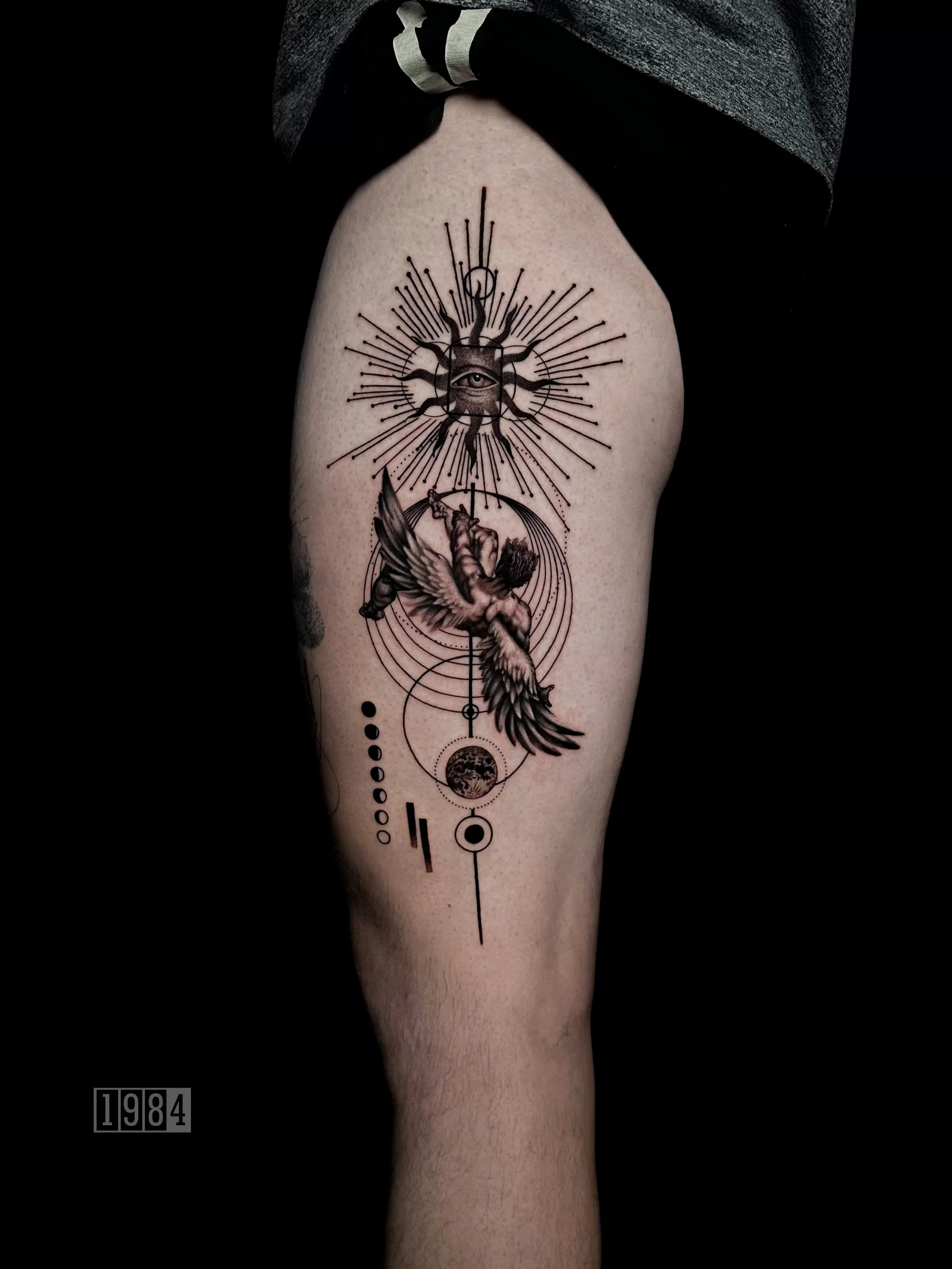1984 Studio - Blackwork - Graphic - Thight