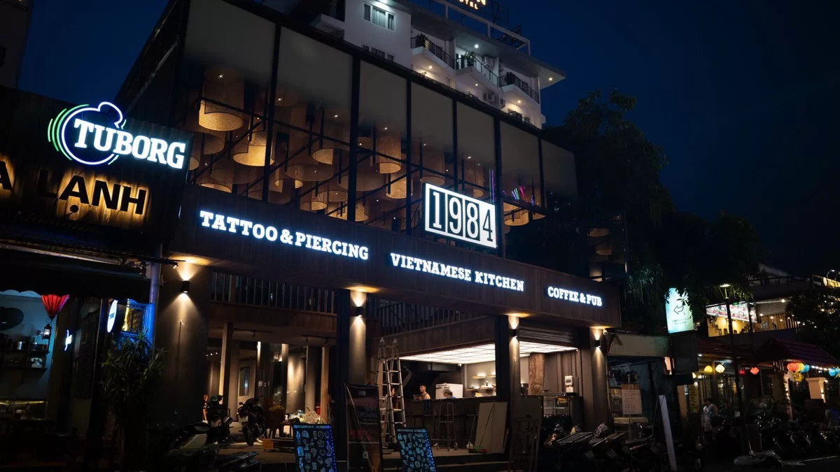 1984 Tattoo & Piercing Hue