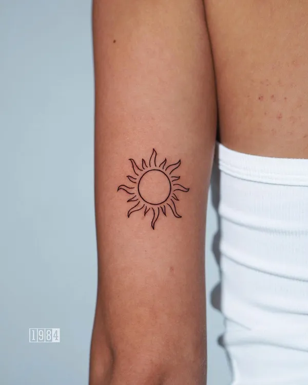 1984 Studio - Minimalistic - Sun - hand