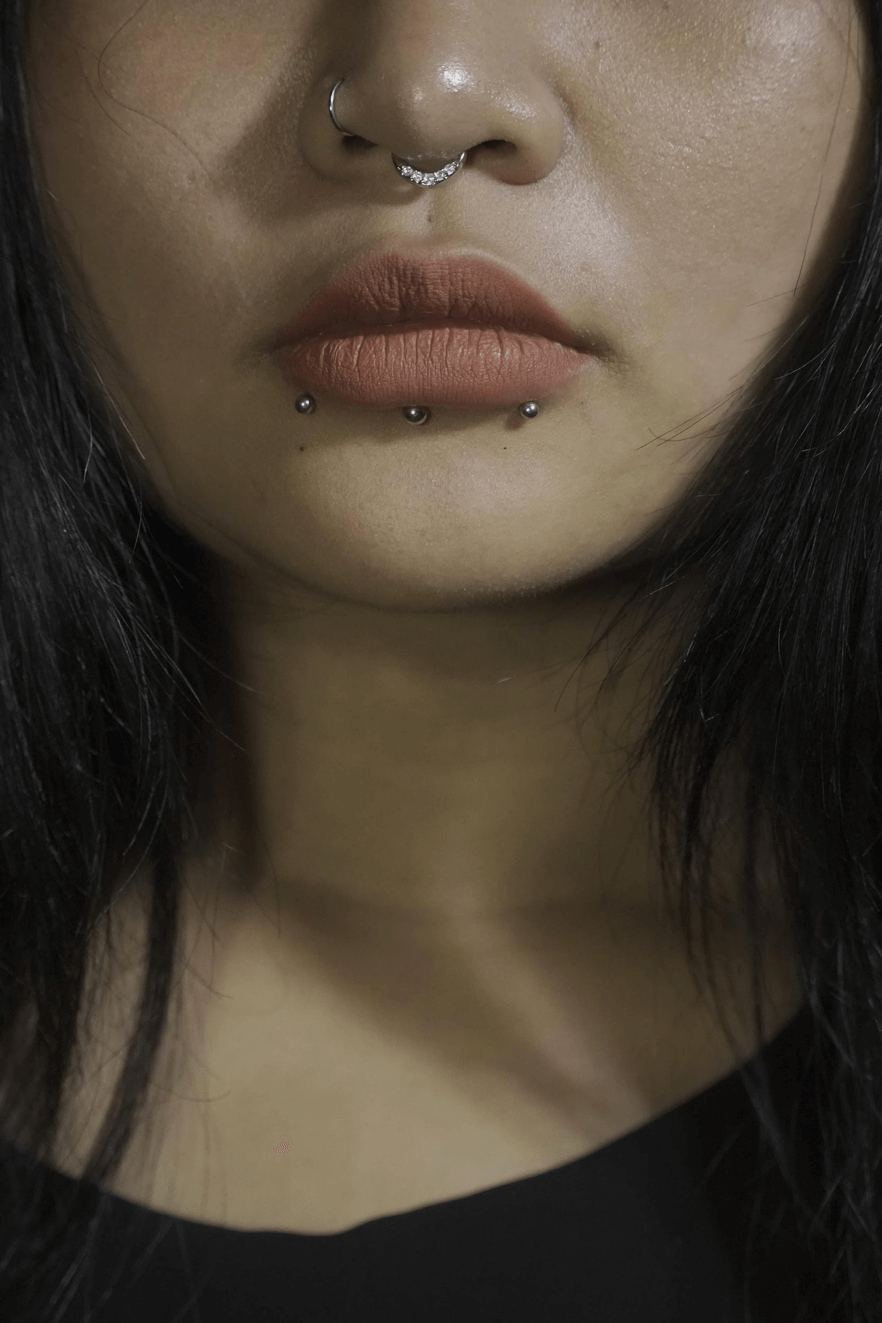 Piercing in middle of deals top lip