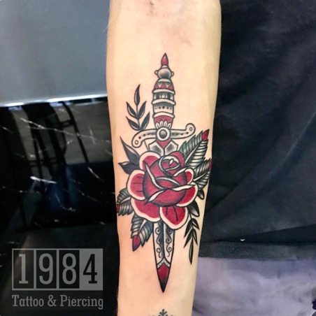 oldscholl rose and knife tattoo