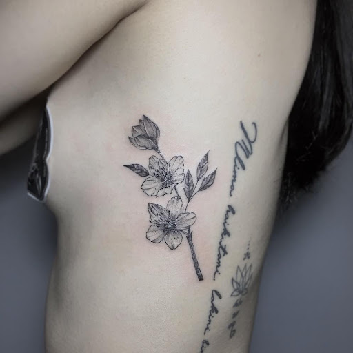 22 beautiful tattoos ideas: ribs edition