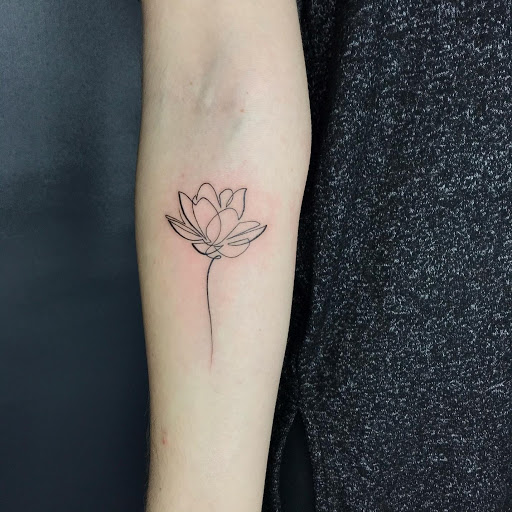 Single line flower tattoo | Flower tattoo, Tiny tattoos for girls, Line art  tattoos