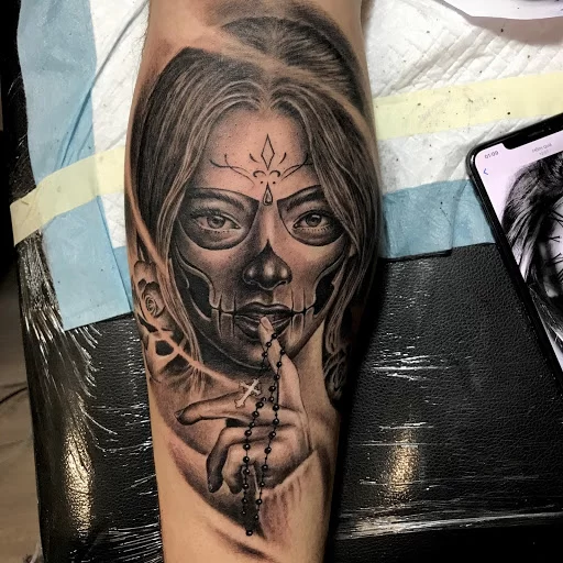 25 eye-catching realistic tattoo 