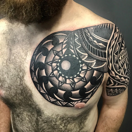 Alvaro Flores Tattooer