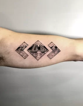 Small and cute Vietnamese tattoo ideas for girls