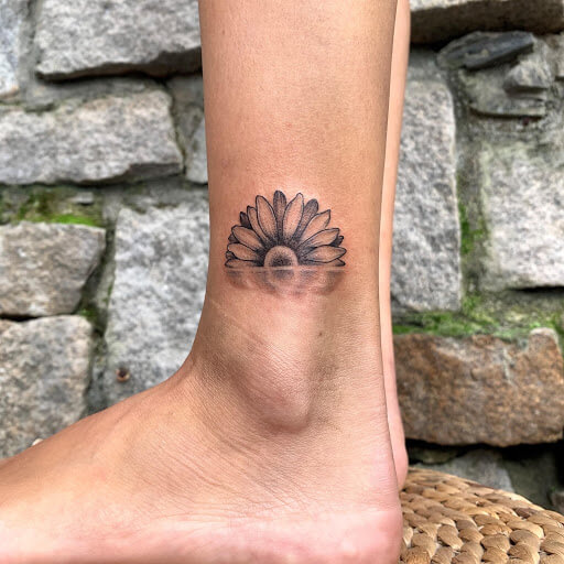 25 Small Flower Tattoos That Are Too