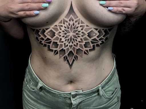 1984 Studio - Tattoo & Piercing - Sternum