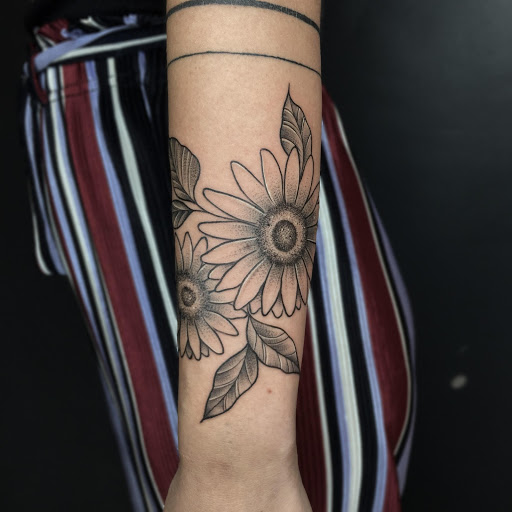 draketattoosunflowerssunflowertattooflowerflowerscolortraditional ryandrakeryandraketattoo