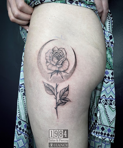 Beautiful rose tattoo: style and design