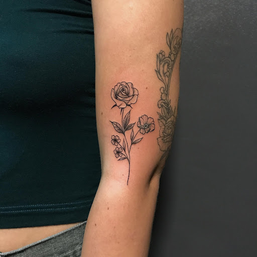 Black rose tattoo – the real meanings and ideas