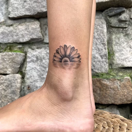 1984 Studio - Tattoo & Piercing