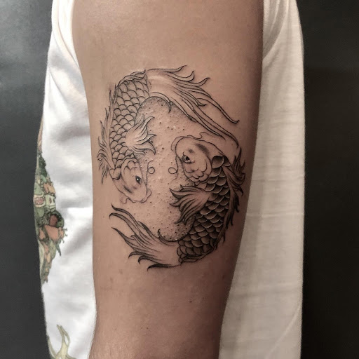 Betta fish tattoos on shoulder  #yenyingtattoos#inked#inkgallerytattoos#womanshouldertattoos#yingyen#pisces#斗鱼  Rumble Fish ; #Betta ... | Instagram