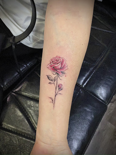 Hoa hồng hình xăm màu xinh xắn