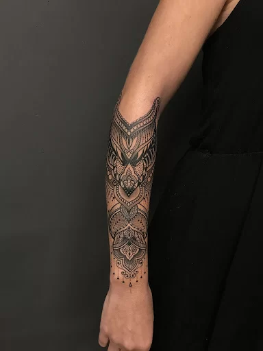 1984 Studio - Tattoo & Piercing