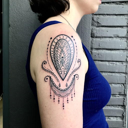 Here's a Hamsa Hand tattoo I did last week. I like doing some sacred  geometry and mandala work too! If you'd like to get tattooed you... |  Instagram