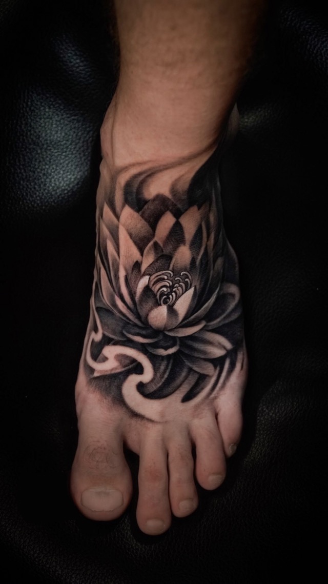 Lotus - Tattoo for man