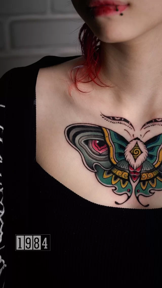 1984 Studio - Tattoo & Piercing - Sternum Tattoo