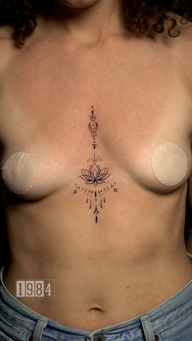 1984 Studio - Tattoo & Piercing - Sternum Tattoo